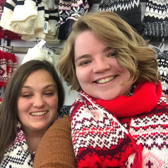 Meet your Posher, Elisabeth - Picture 1 of 1